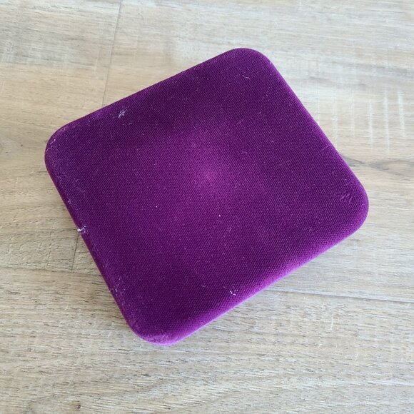 Avon purple velvet jewelry box. - Picture 7 of 8